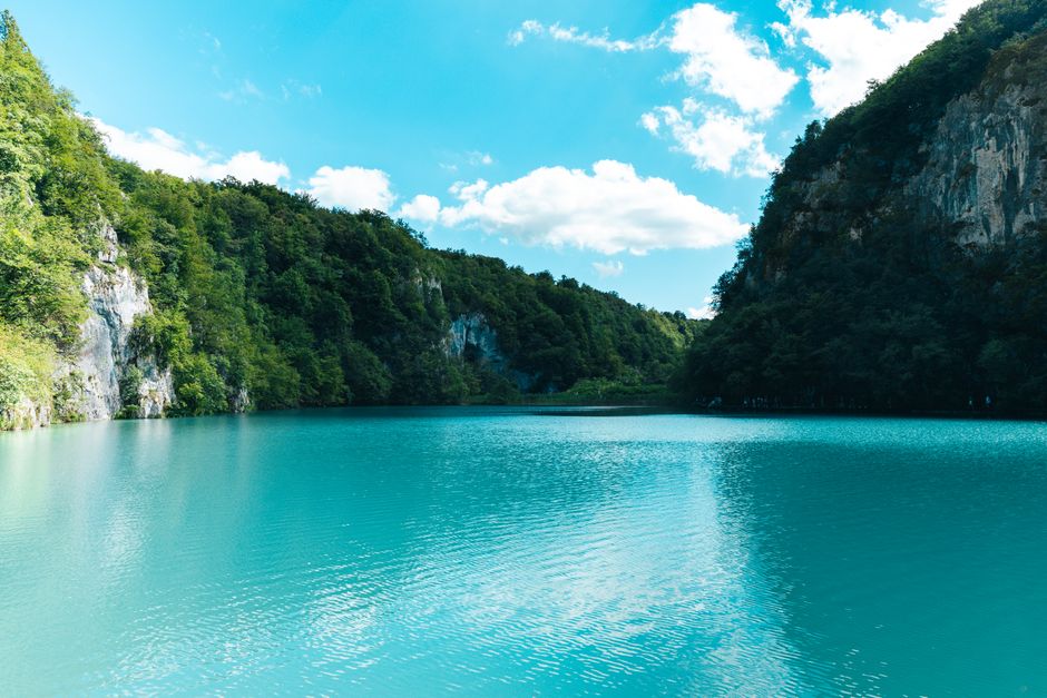 Top 10 Quick Facts About the Largest Lakes in the World