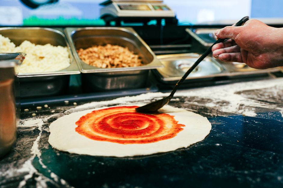 Top 10 Most Bizarre Things People Put on Pizza