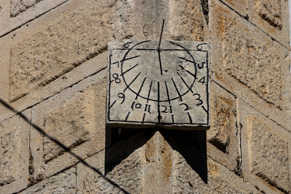 Why Clocks Run Clockwise: The Sundial History Explained