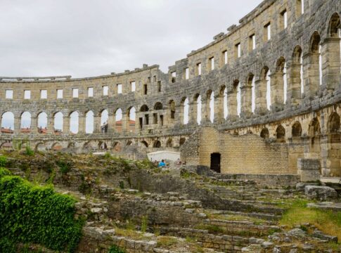Why Roman Concrete Lasts Longer Than Modern Concrete — History trivia by Trivia Daily