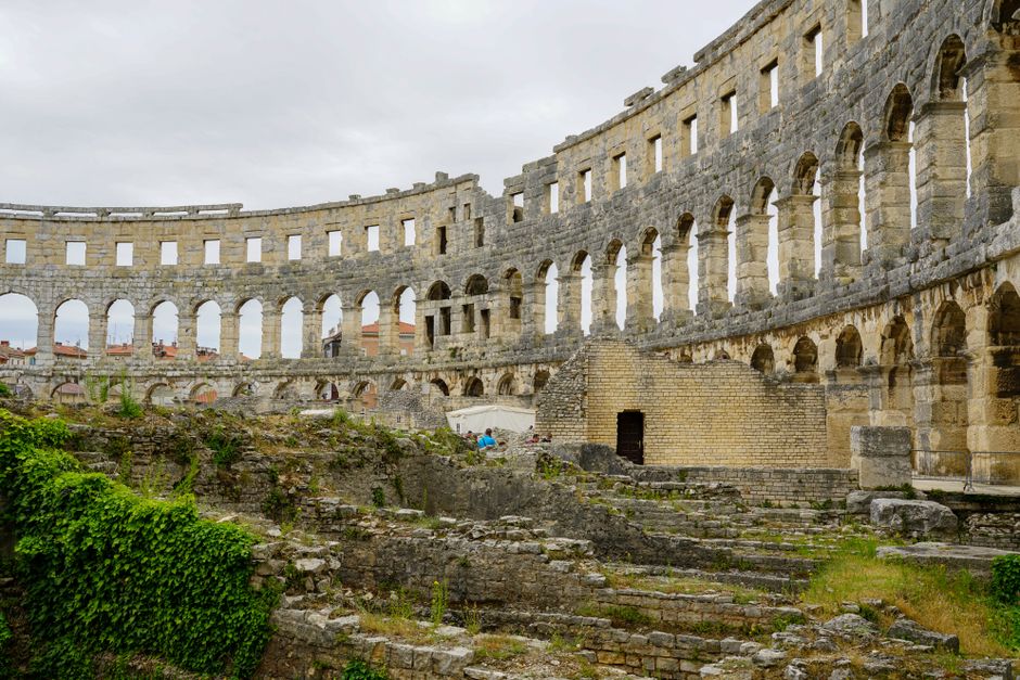 Why Roman Concrete Lasts Longer Than Modern Concrete