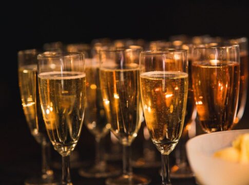 Why Champagne Bubbles Rise in Straight Lines Explained — Food & Drink trivia by Trivia Daily