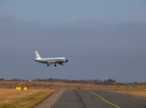 Why Airplanes Dim Cabin Lights During Landing: The Truth — General trivia by Trivia Daily