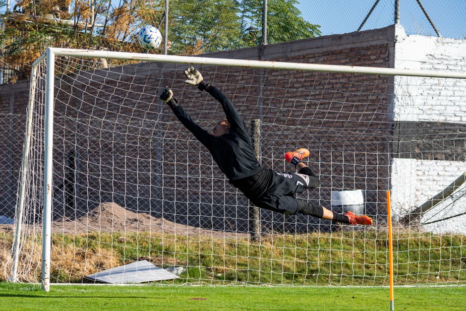 Why Soccer Goalkeepers Wear Different Color Jerseys