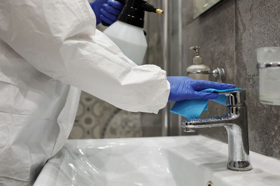 Why Restaurant Ice Has More Bacteria Than Toilet Water — Food & Drink trivia by TrivBits