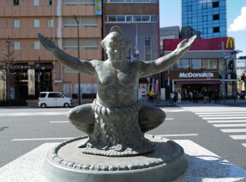 trivia-1788517600553 9 Bizarre Facts About Sumo Wrestlers 10,000 Calorie Diets — Sports trivia by TrivBits