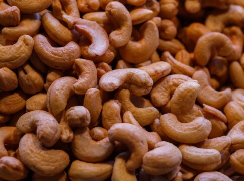 9 Strange Facts About Cashew Nut Toxicity — General trivia by TrivBits
