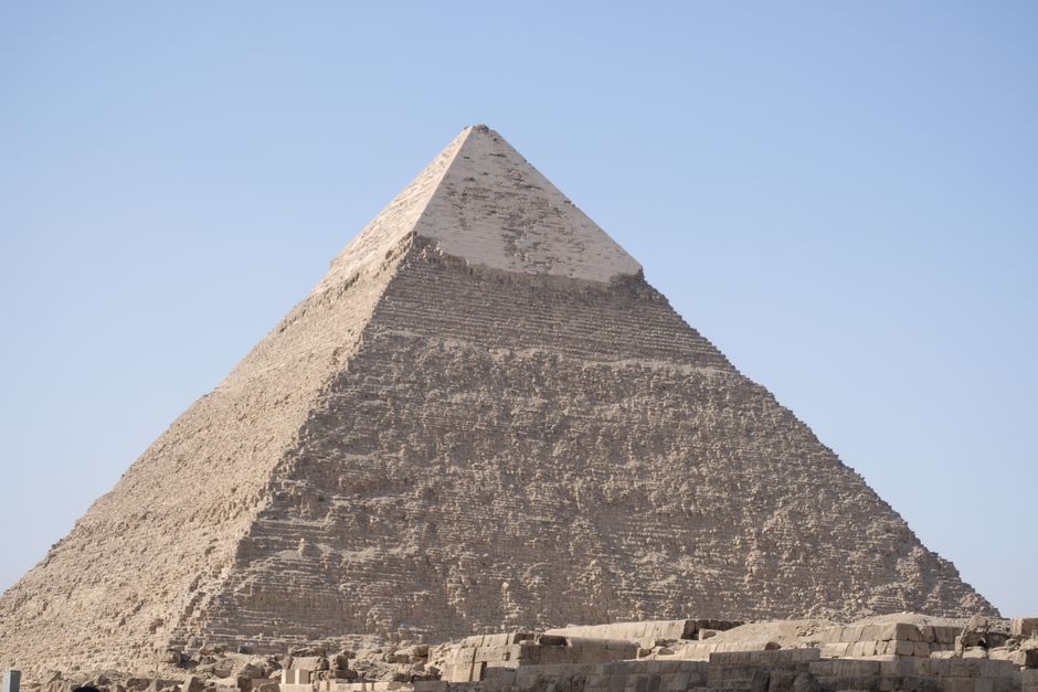 7 Shocking Facts About Cleopatra and Pyramid Age Gap — General trivia by TrivBits