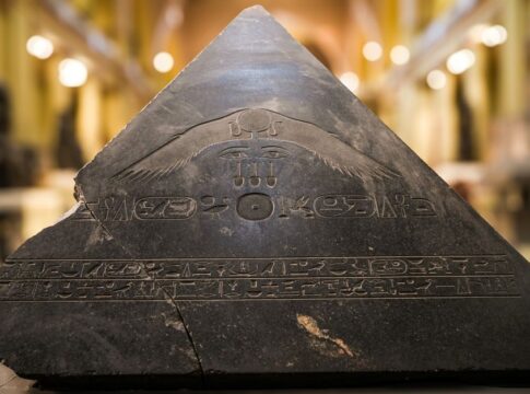 Rosetta Stone Unlocked Egyptian: 7 Decoding Secrets — History trivia by TrivBits