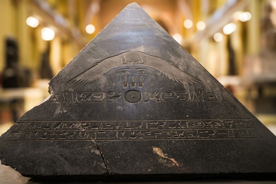 Rosetta Stone Unlocked Egyptian: 7 Decoding Secrets — History trivia by TrivBits