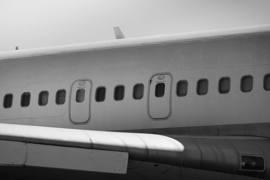 Why Airplane Windows Round: The 1954 Crash That Changed Design — General trivia by TrivBits