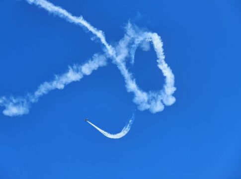 What Causes Airplane Contrails: The Vapor Truth — Quick Facts trivia by TrivBits