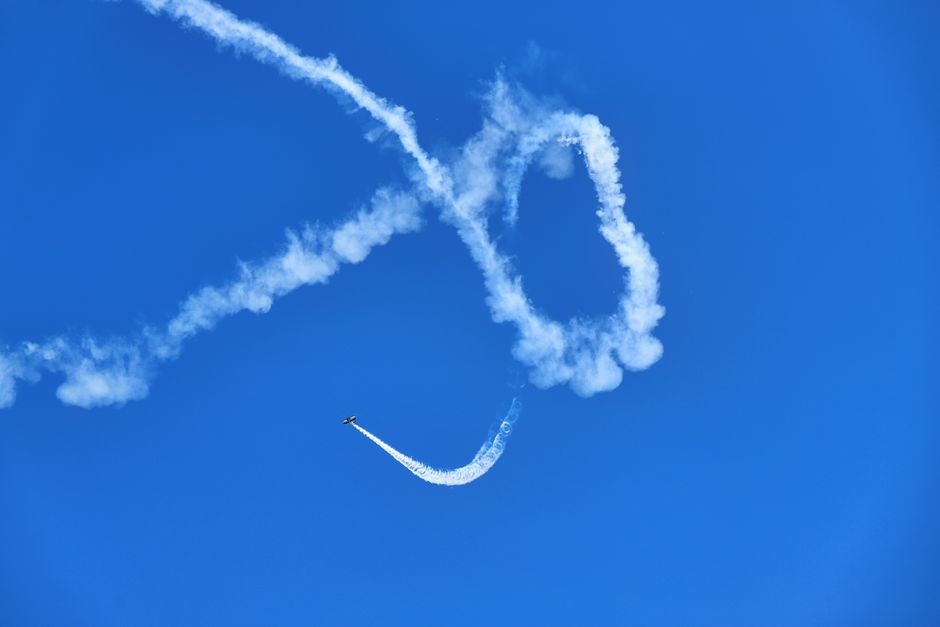 What Causes Airplane Contrails: The Vapor Truth — Quick Facts trivia by TrivBits