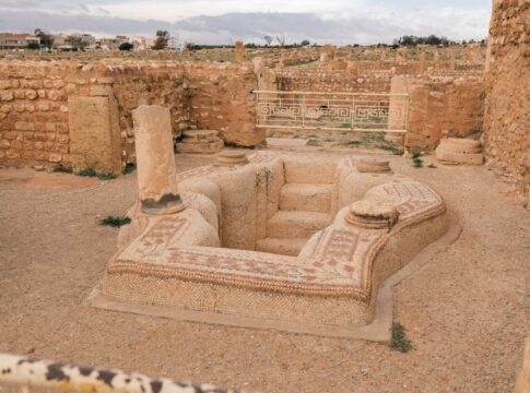 7 Bizarre Facts About Ancient Roman Urine Tax System — History trivia by TrivBits