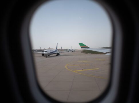 Why Airplane Windows Are Round: Fatal Flaw History — Quick Facts trivia by TrivBits