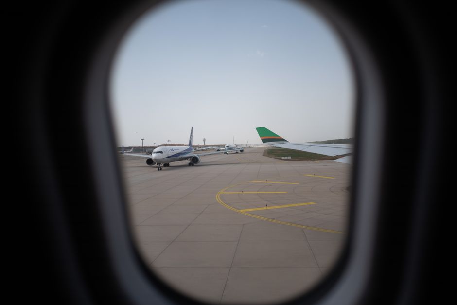 Why Airplane Windows Are Round: Fatal Flaw History — Quick Facts trivia by TrivBits