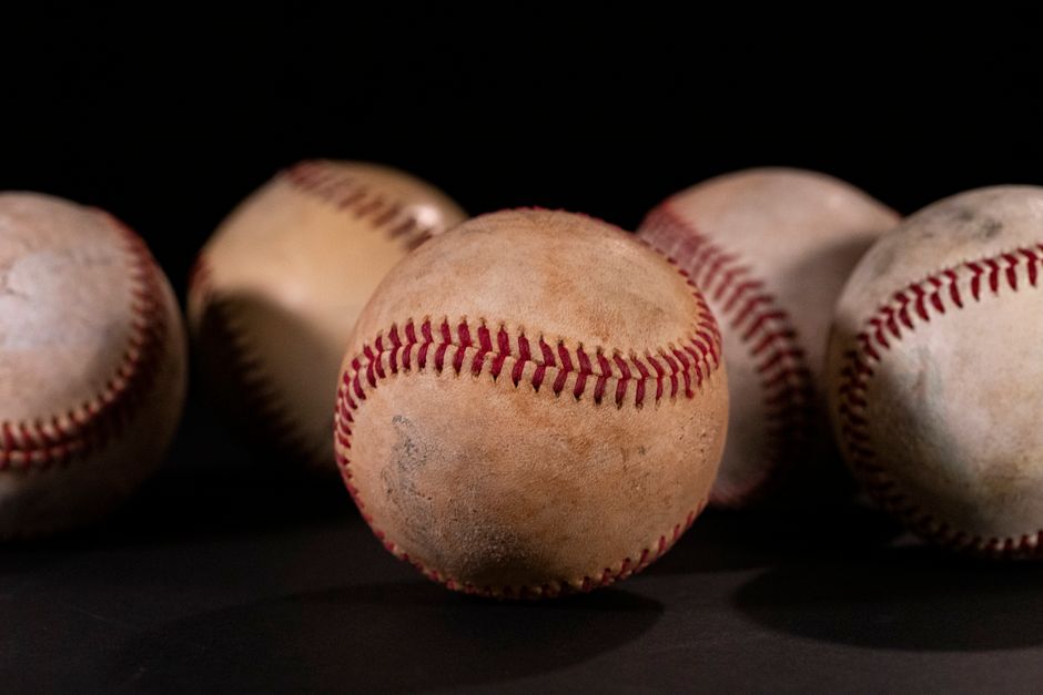 What Causes Baseballs Curve Ball: Spin Physics — Sports trivia by TrivBits