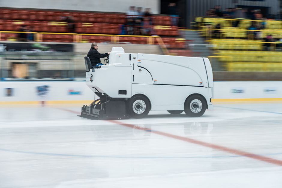 Why Zambonis Use Hot Water: Ice Resurfacing Science — Sports trivia by TrivBits