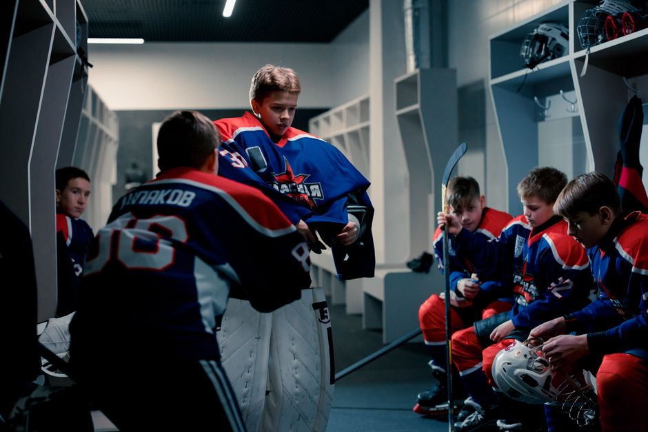 Why Hockey Players Lose Teeth: The Missing Mouthguard — Sports trivia by TrivBits