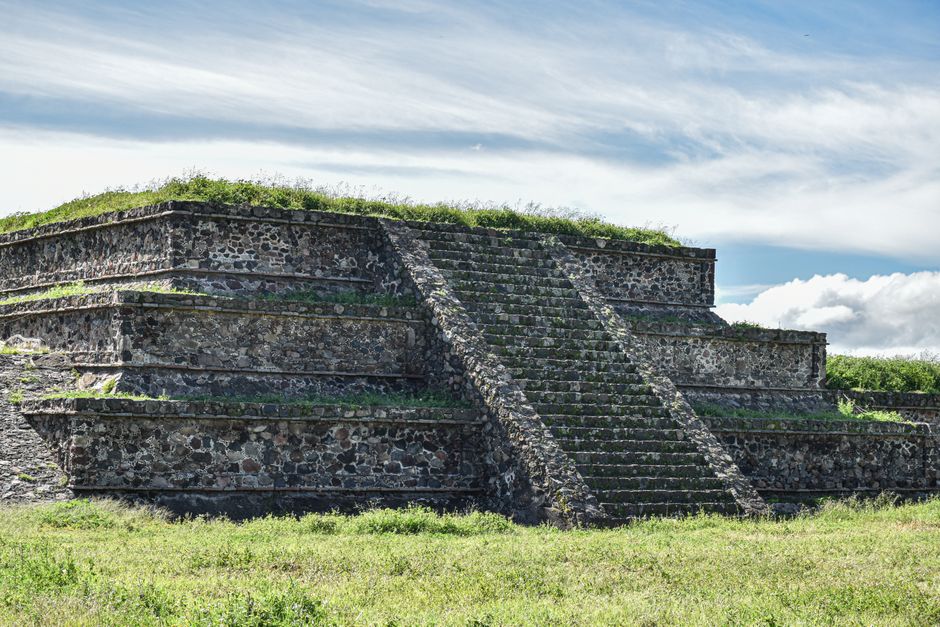 9 Bizarre Facts About Aztec Floating Gardens Chinampas — History trivia by TrivBits