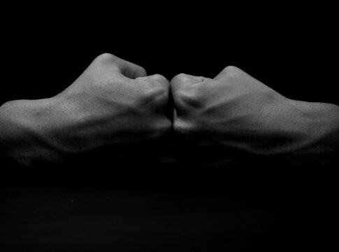 What Really Happens When You Crack Your Knuckles: Truth — Quick Facts trivia by TrivBits