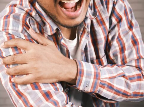 What Causes Stitch Pain When Running: Side Cramp Truth — Sports trivia by TrivBits